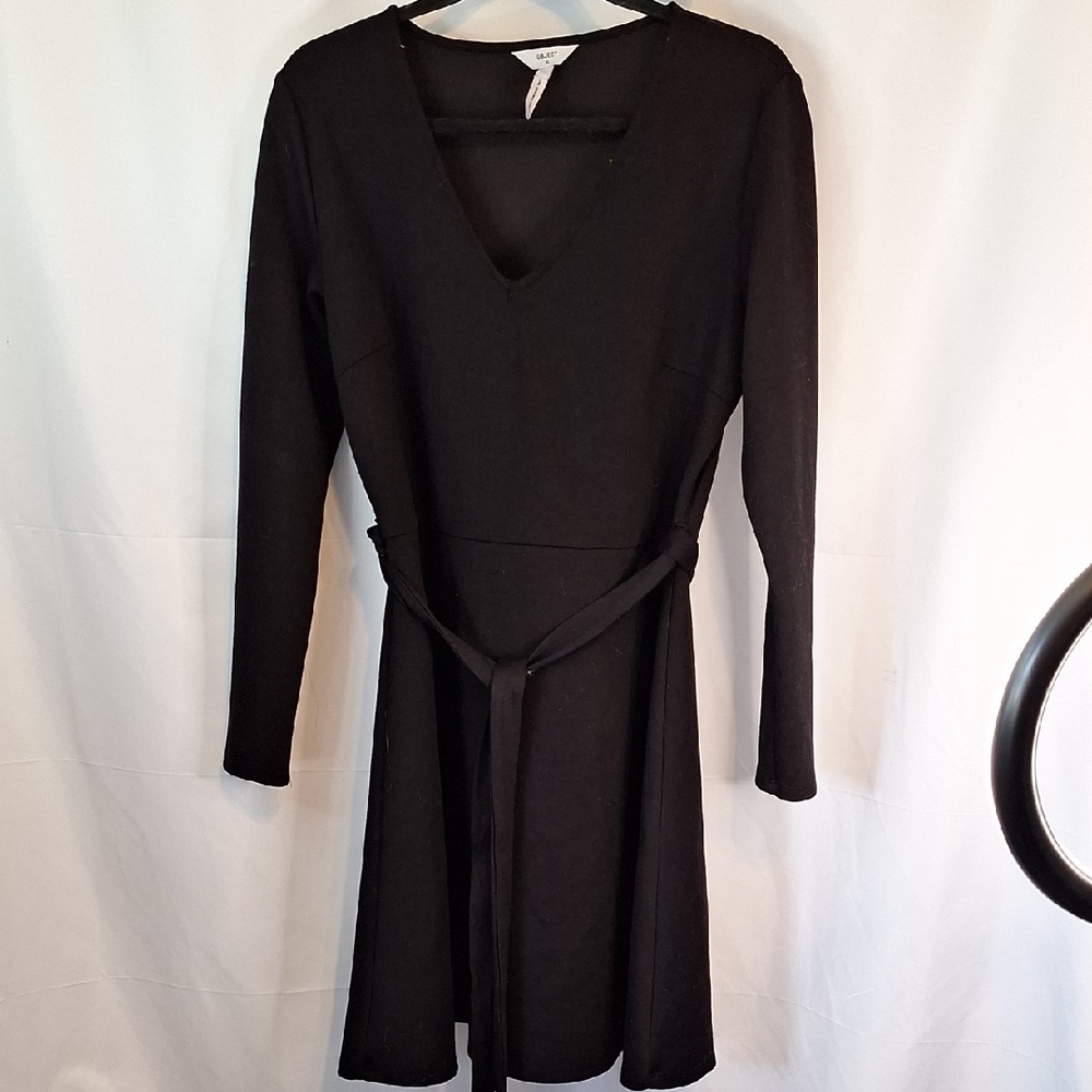 Elegant Black V-Neck Long Sleeve A-Line Dress